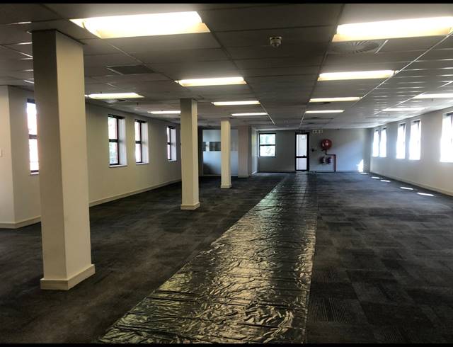 320M² OFFICE TO LET IN WAVERLEY